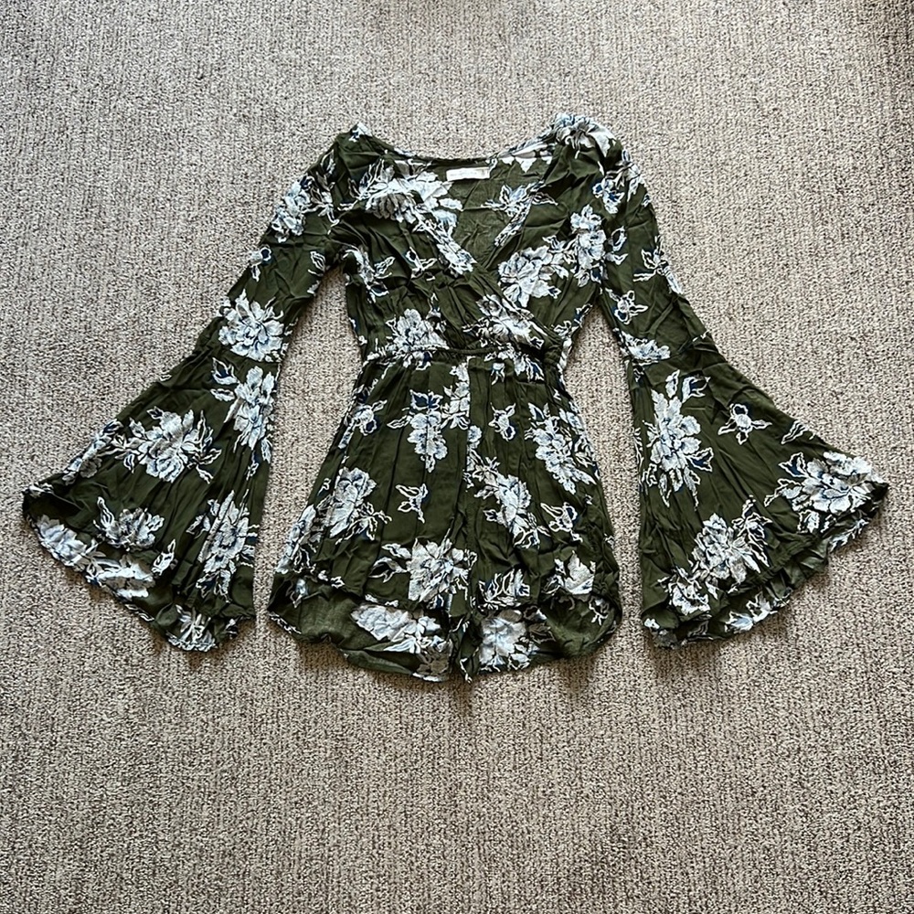Abercrombie & Fitch romper, size S, green with blue and white flowers.